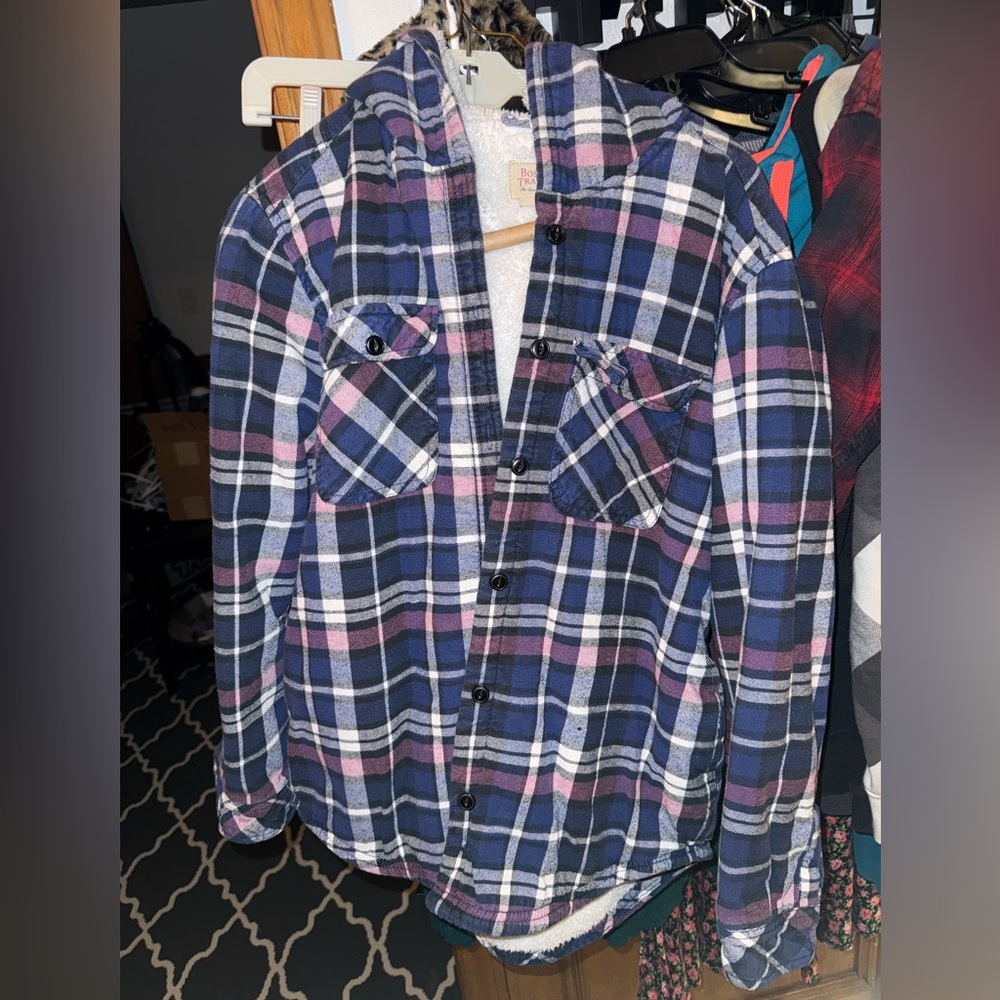 Women’s Blue purple and white plaid button down furry lined hoodie GUC! Size M